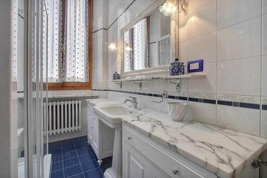 Santa Croce Elegant With Garage Apartman Firenze Kültér fotó